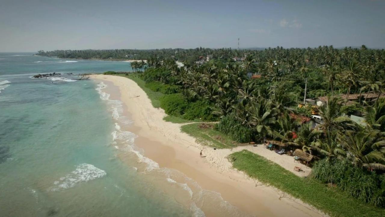 Hotel Kusuma'S Lazy Left Midigama East Esterno foto