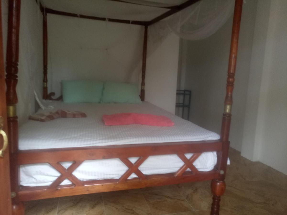 Hotel Kusuma'S Lazy Left Midigama East Esterno foto