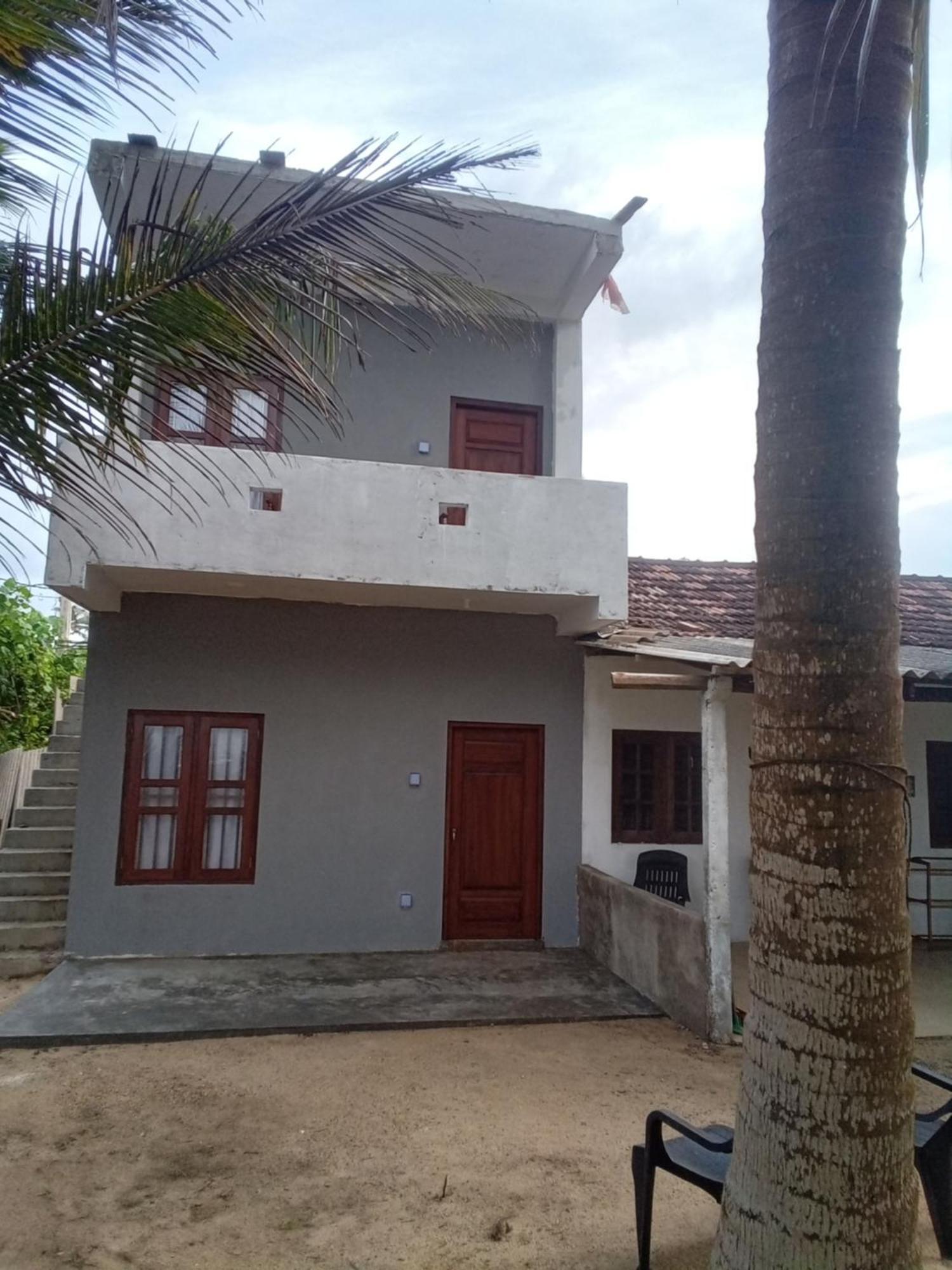 Hotel Kusuma'S Lazy Left Midigama East Esterno foto