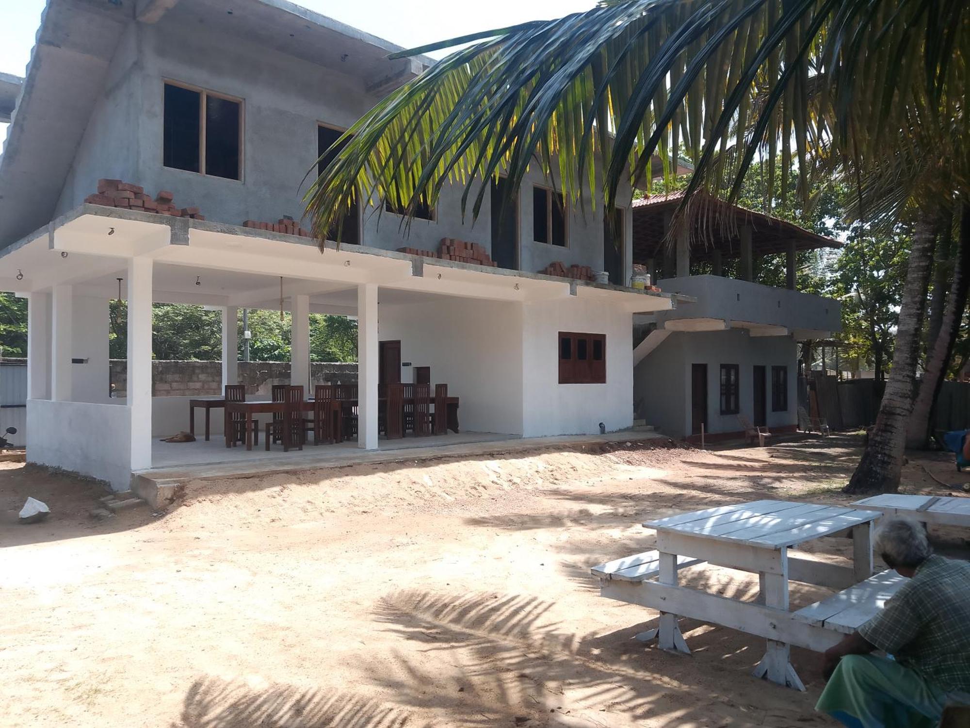 Hotel Kusuma'S Lazy Left Midigama East Esterno foto