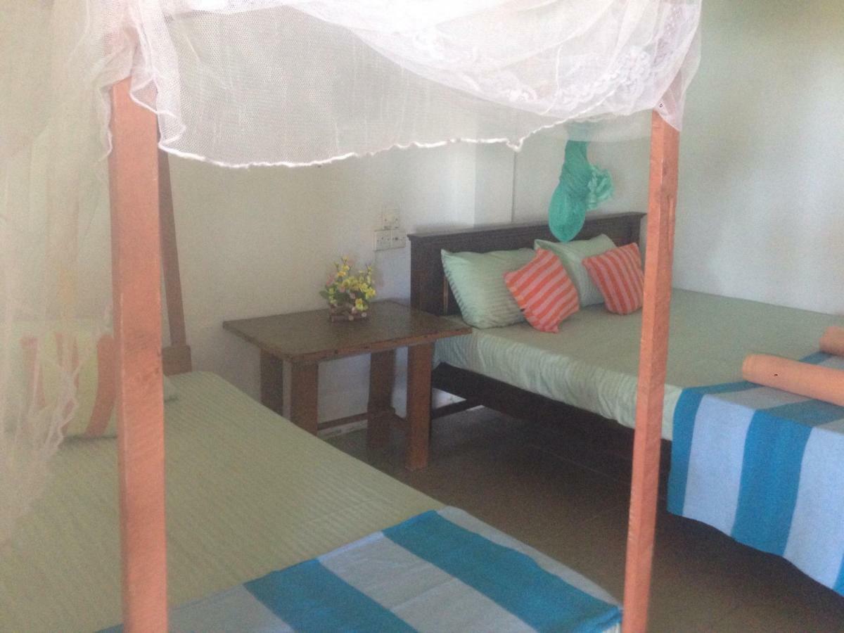 Hotel Kusuma'S Lazy Left Midigama East Esterno foto