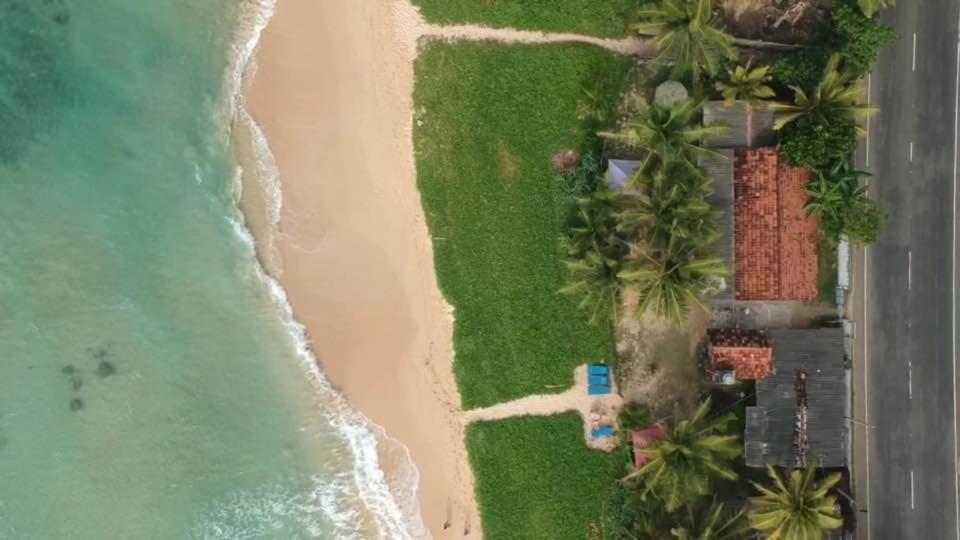 Hotel Kusuma'S Lazy Left Midigama East Esterno foto